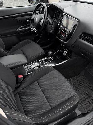 Mitsubishi Outlander Intense+, 2019 года, пробег 148030 км