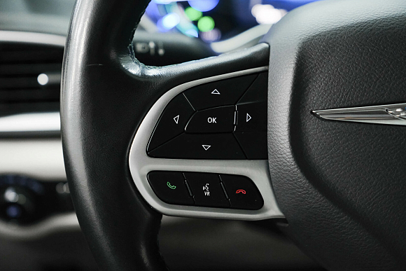 Chrysler Pacifica, 2017 года, пробег 77836 км