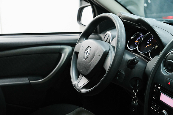 Renault Duster Dakar Edition, 2015 года, пробег 68700 км