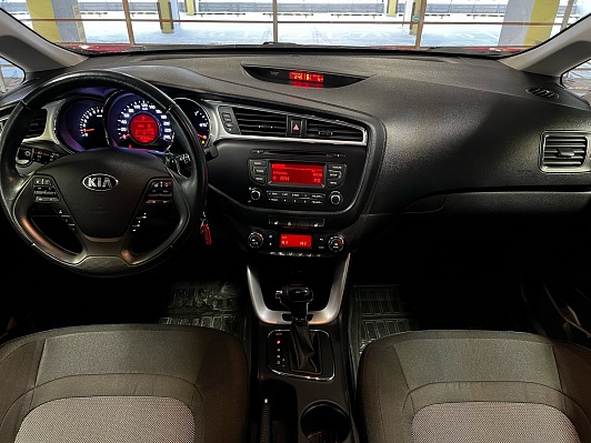 Kia Ceed Luxe, 2018 года, пробег 61767 км