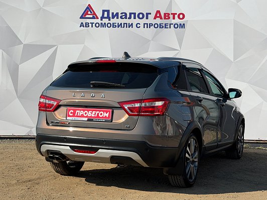 Lada (ВАЗ) Vesta Luxe Multimedia, 2019 года, пробег 149000 км