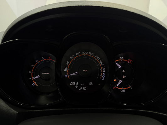 Lada (ВАЗ) Vesta Comfort, 2018 года, пробег 105313 км