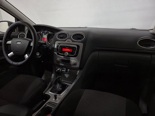 Ford Focus Titanium, 2010 года, пробег 216026 км