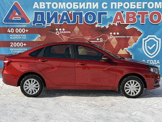 Lada (ВАЗ) Vesta Comfort Multimedia, 2017 года, пробег 64000 км