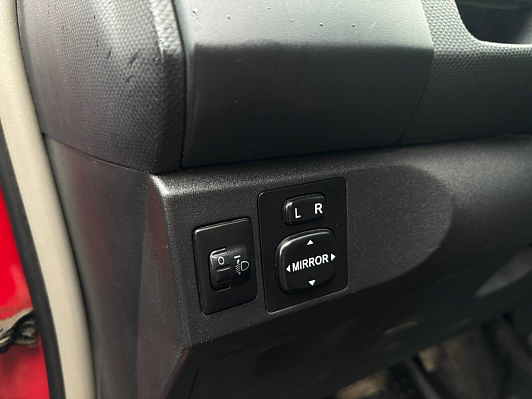 Toyota Yaris Сол, 2008 года, пробег 127615 км