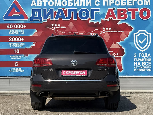 Volkswagen Touareg, 2011 года, пробег 195000 км