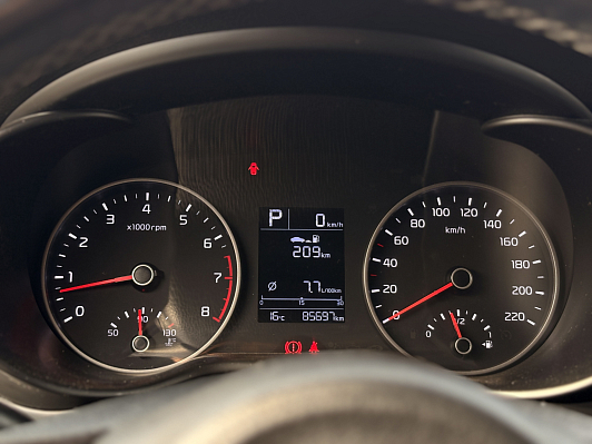 Kia Rio Лига Европы, 2018 года, пробег 85249 км