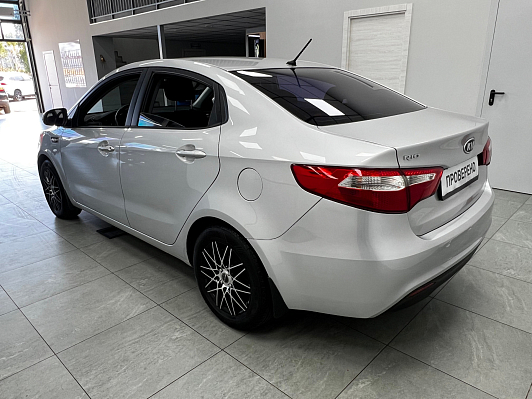 Kia Rio Luxe, 2012 года, пробег 125000 км