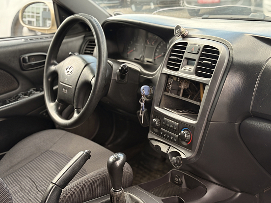 Hyundai Sonata, 2005 года, пробег 279136 км