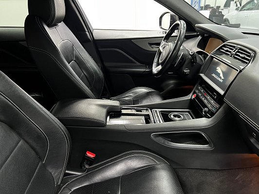 Jaguar F-Pace, 2017 года, пробег 195940 км