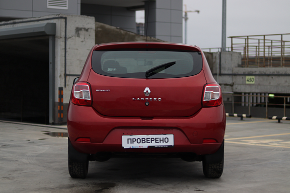 Renault Sandero, 2015 года, пробег 180000 км