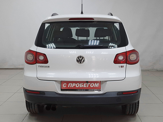 Volkswagen Tiguan Trend&Fun, 2009 года, пробег 215365 км