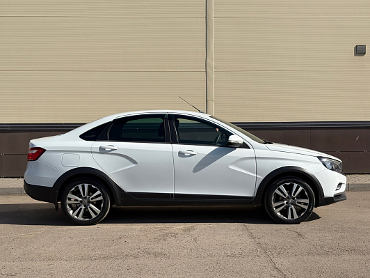Lada (ВАЗ) Vesta Luxe Multimedia (2019-2021), 2018 года, пробег 152411 км