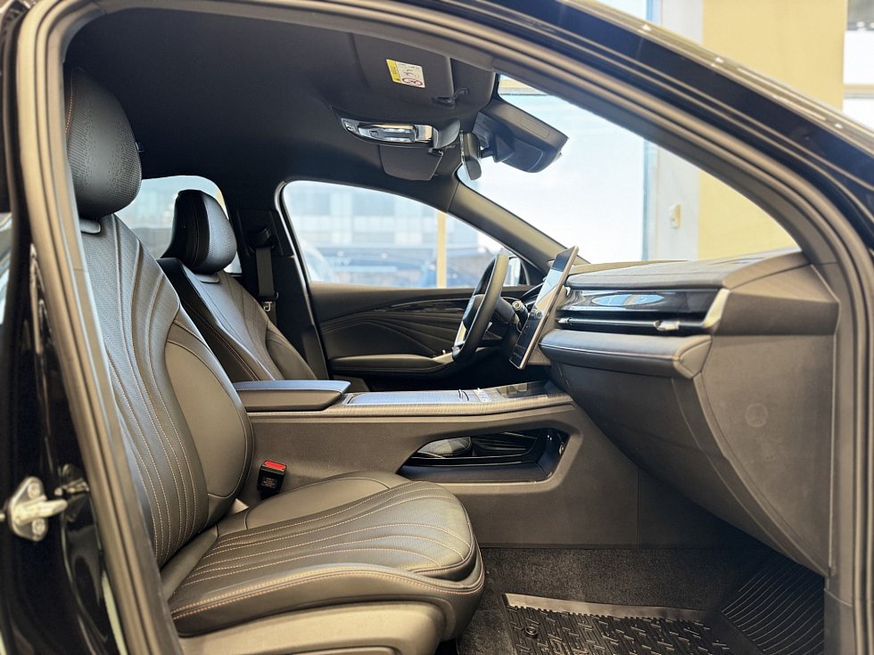 Geely Preface Люкс, черный