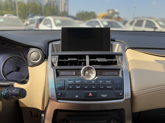 Lexus NX Luxury, 2015 года, пробег 100658 км