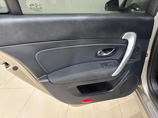 Renault Latitude Dynamique, 2013 года, пробег 118132 км