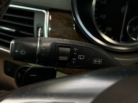 Mercedes-Benz M-Класс, 2011 года, пробег 313000 км