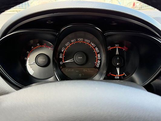 Lada (ВАЗ) Vesta Comfort, 2019 года, пробег 104000 км
