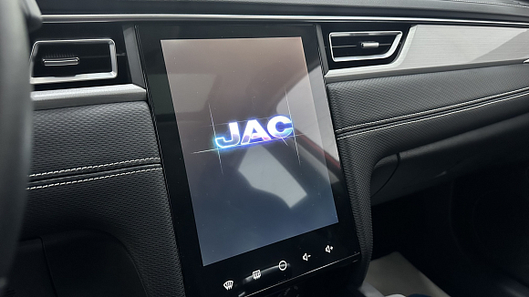 JAC J7 Luxury, красный