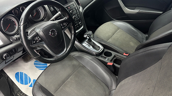 Opel Astra Cosmo, 2013 года, пробег 197000 км