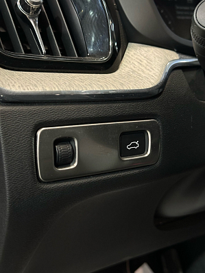 Volvo XC60 Inscription, 2018 года, пробег 525001 км