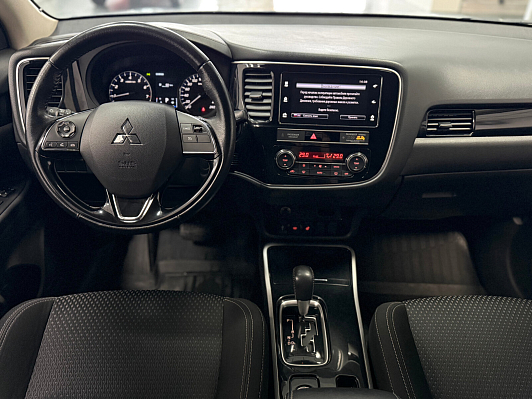 Mitsubishi Outlander Instyle, 2018 года, пробег 102000 км