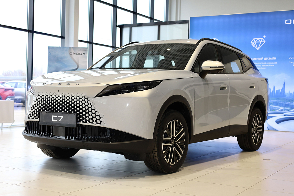 Omoda C7 Supreme, серебряный