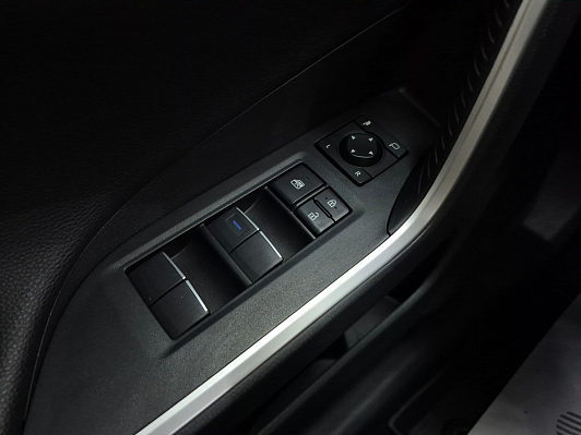 Toyota RAV4 Комфорт, 2019 года, пробег 103658 км