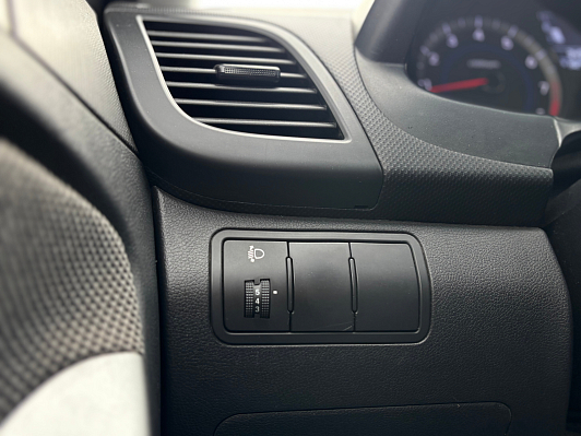 Hyundai Solaris Style, 2012 года, пробег 180403 км