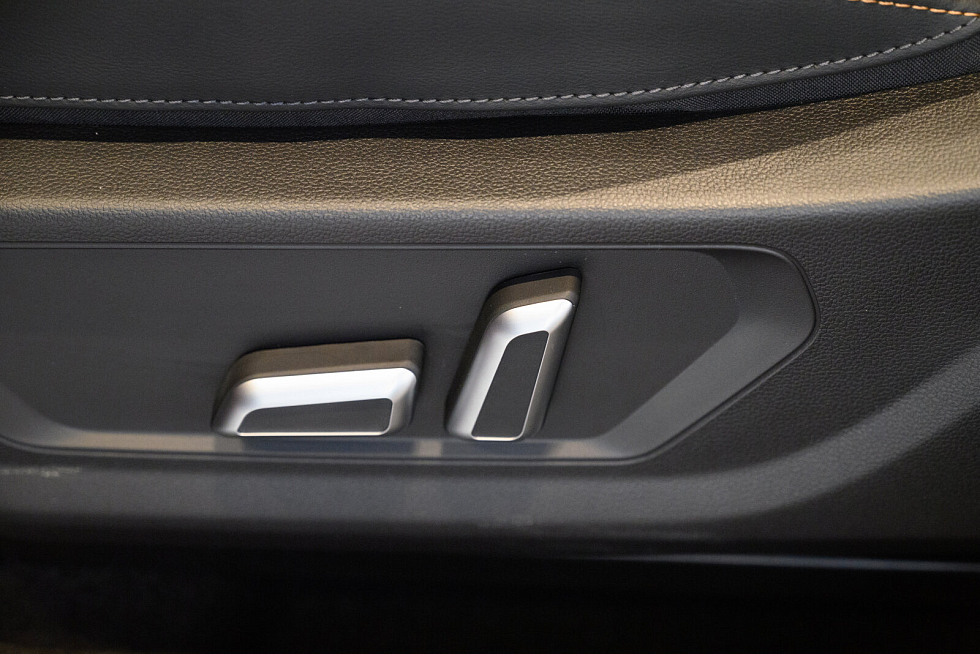 Haval Jolion Tech+, красный