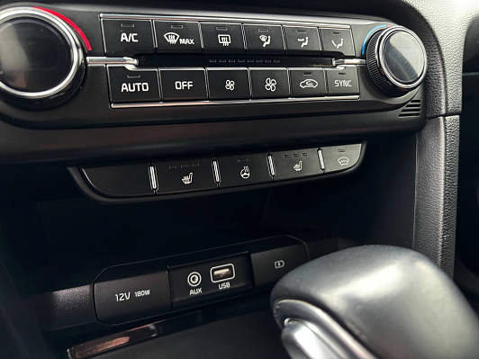 Kia Ceed Prestige, 2018 года, пробег 180268 км