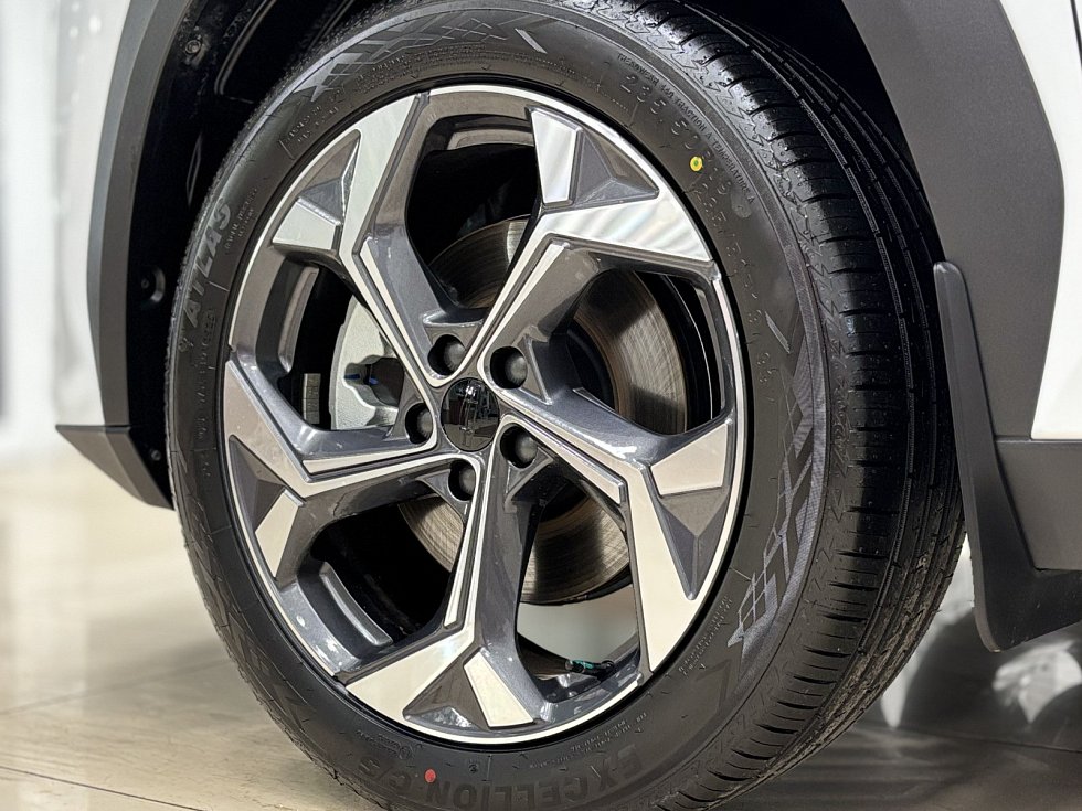 Geely Atlas Люкс, белый