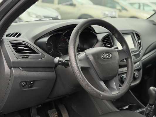 Lada (ВАЗ) Vesta 50 Anniversary, 2017 года, пробег 105000 км