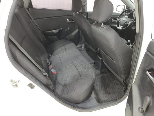 Kia Rio, 2015 года, пробег 111555 км