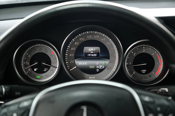Mercedes-Benz E-Класс E250 BlueTEC 4MATIC Особая серия, 2015 года, пробег 191607 км