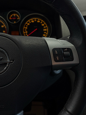 Opel Astra, 2014 года, пробег 75000 км