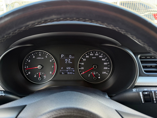 Kia Rio Лига Европы, 2017 года, пробег 35385 км