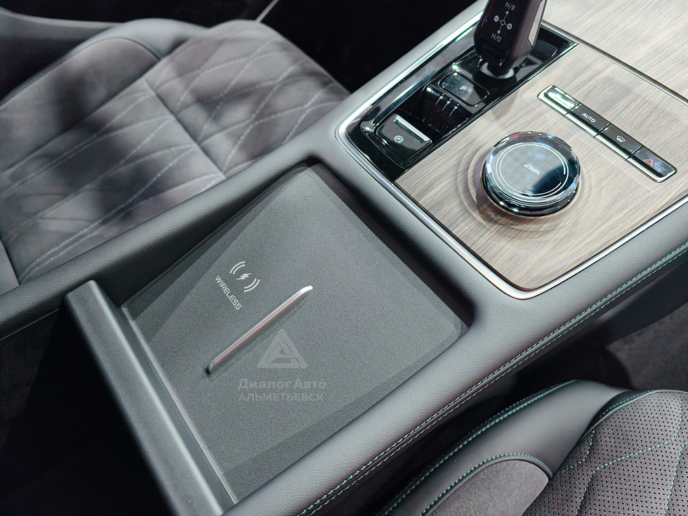 Geely Monjaro Flagship SE, серый