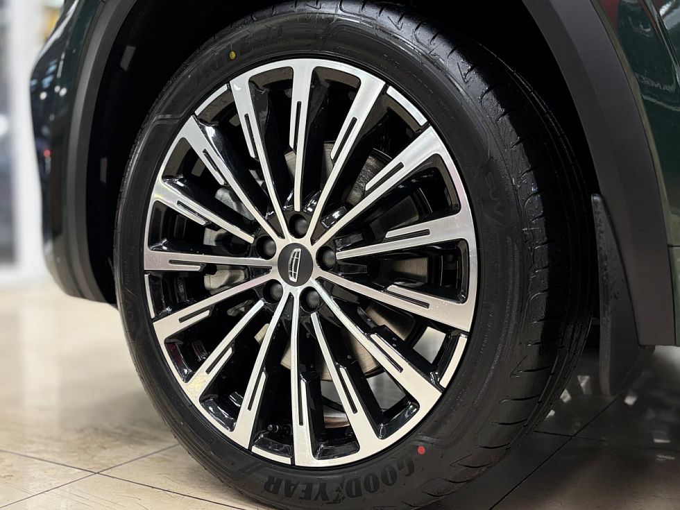 Geely Monjaro Flagship SE, зеленый