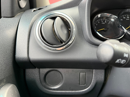 Renault Logan Confort, 2017 года, пробег 140269 км