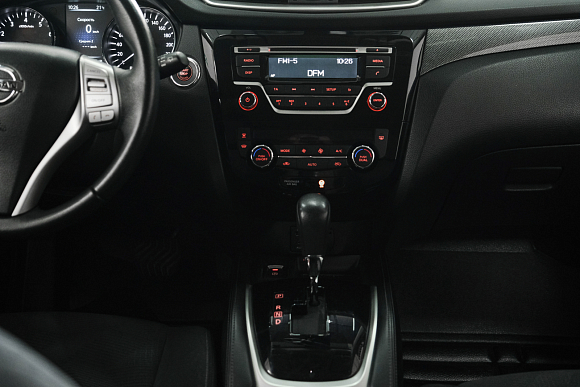 Nissan X-Trail SE, 2017 года, пробег 105000 км