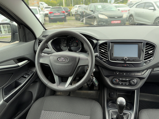 Lada (ВАЗ) Vesta 50 Anniversary, 2017 года, пробег 105000 км