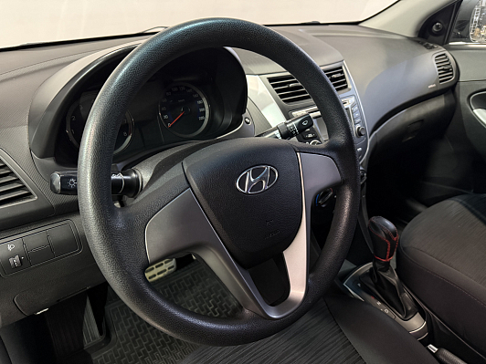 Hyundai Solaris Active, 2016 года, пробег 125000 км