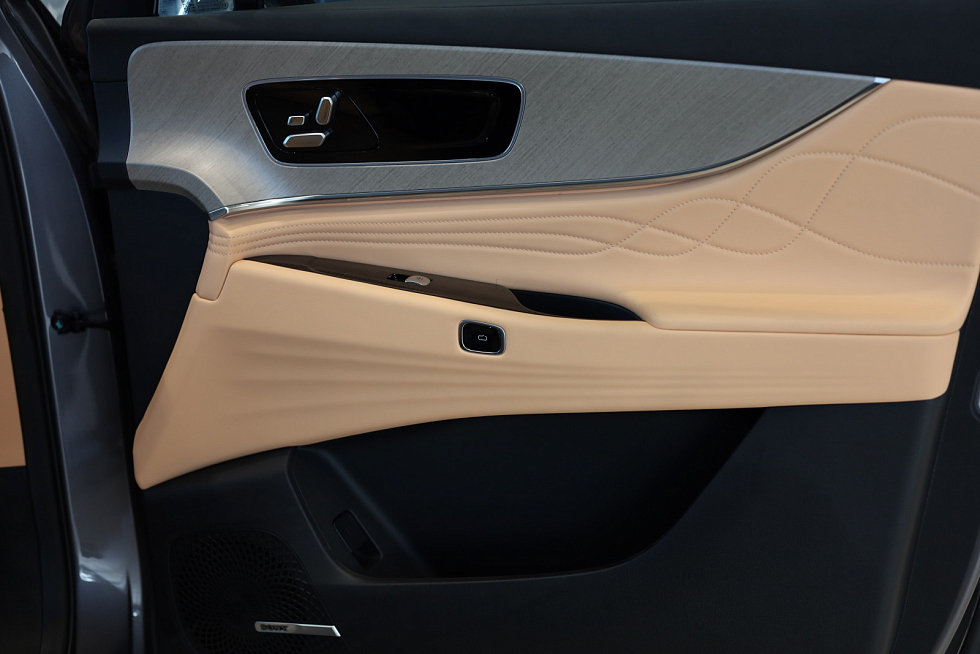 Jaecoo J8 Active двухцветный, серый