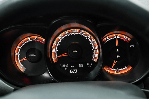 Lada (ВАЗ) Vesta Luxe, 2021 года, пробег 64800 км