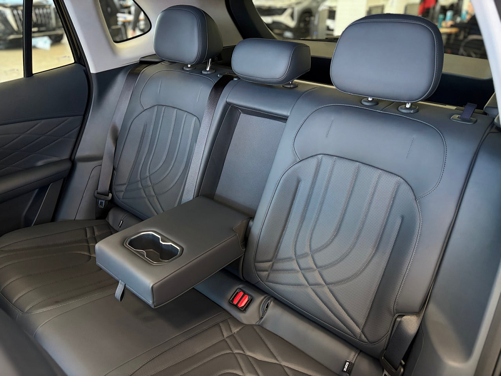 Geely EX5 Гибрид Макс EM-R, черный