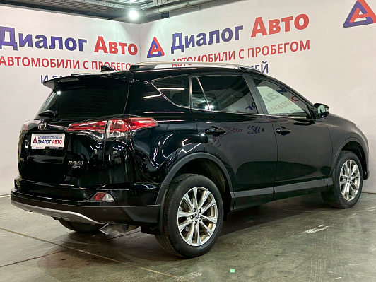 Toyota RAV4 Престиж, 2017 года, пробег 156000 км