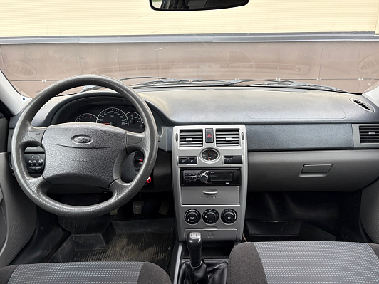 Lada (ВАЗ) Priora Люкс, 2010 года, пробег 158827 км
