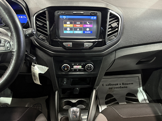 Lada (ВАЗ) XRAY Luxe Prestige (2018), 2017 года, пробег 142000 км