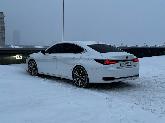 Lexus ES Luxury, 2019 года, пробег 98000 км